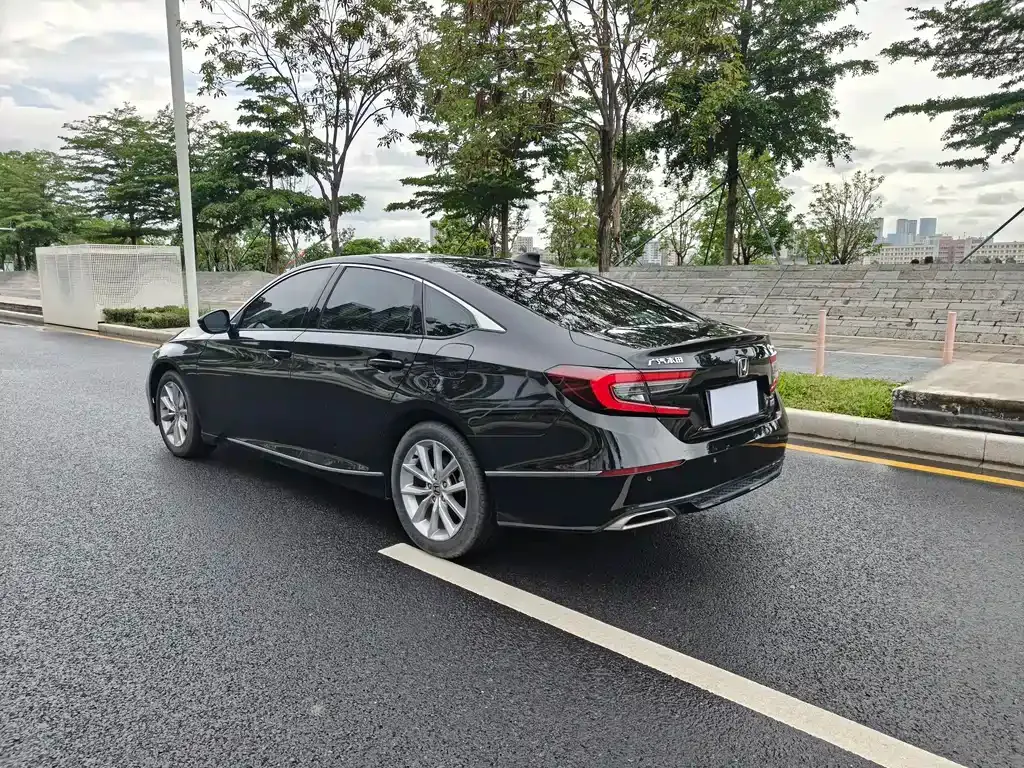 Honda Accord — фото 3
