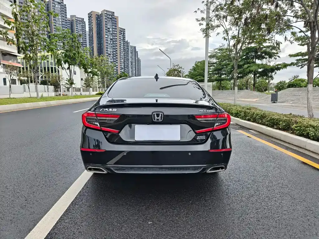 Honda Accord — фото 9