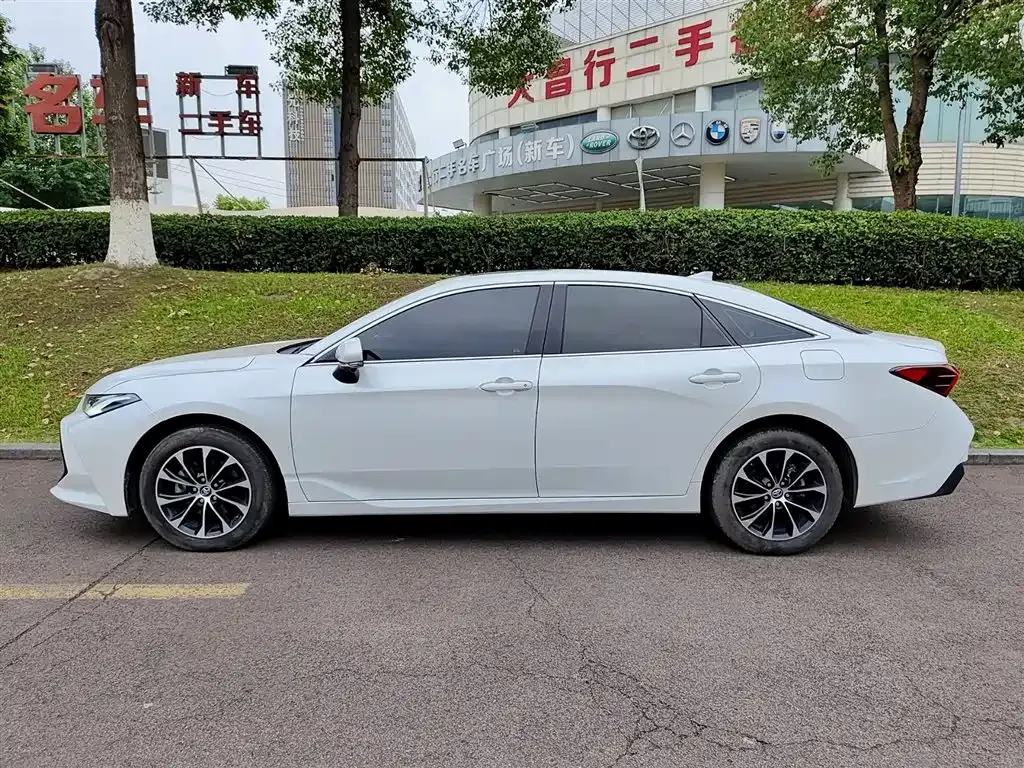 Toyota Avalon — фото 10