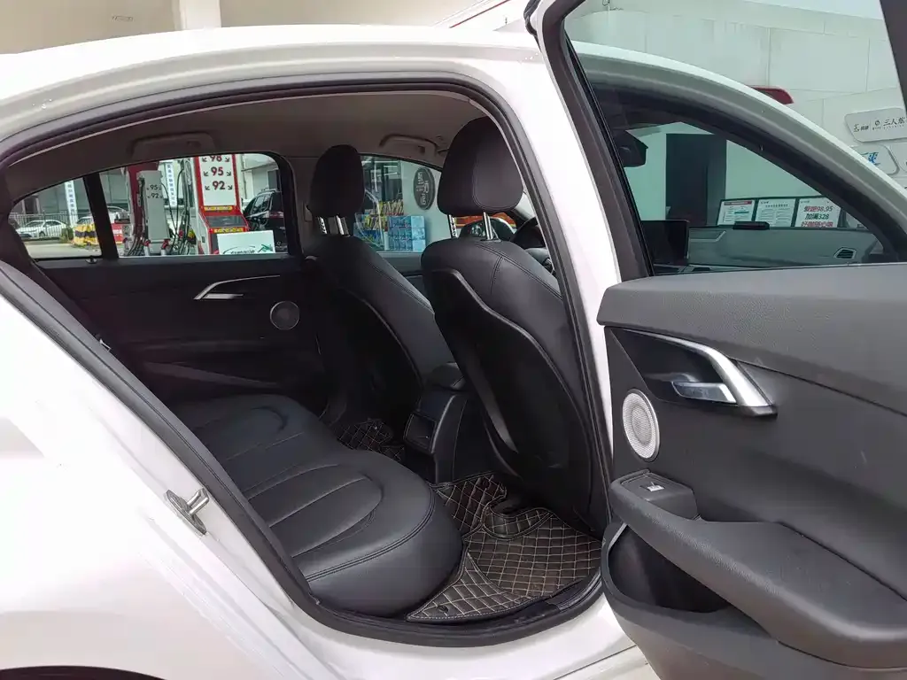 BMW 1 Series 2022 из CN, фото 5