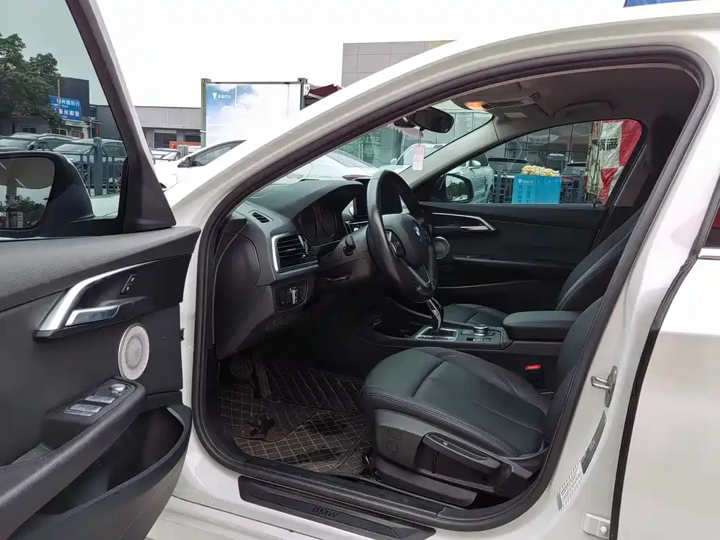 BMW 1 Series 2022 из CN, фото 6