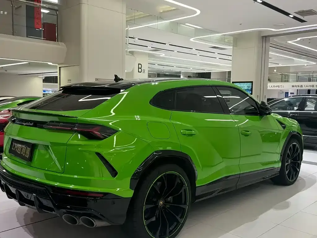 Lamborghini Urus — фото 6
