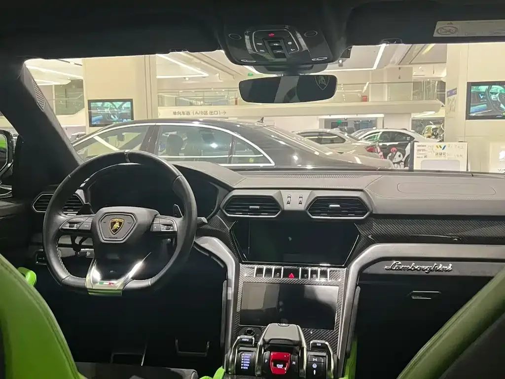 Lamborghini Urus — фото 3