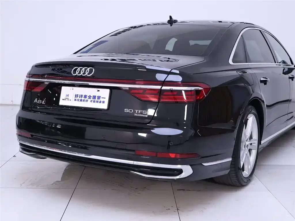 Audi A8 — фото 10