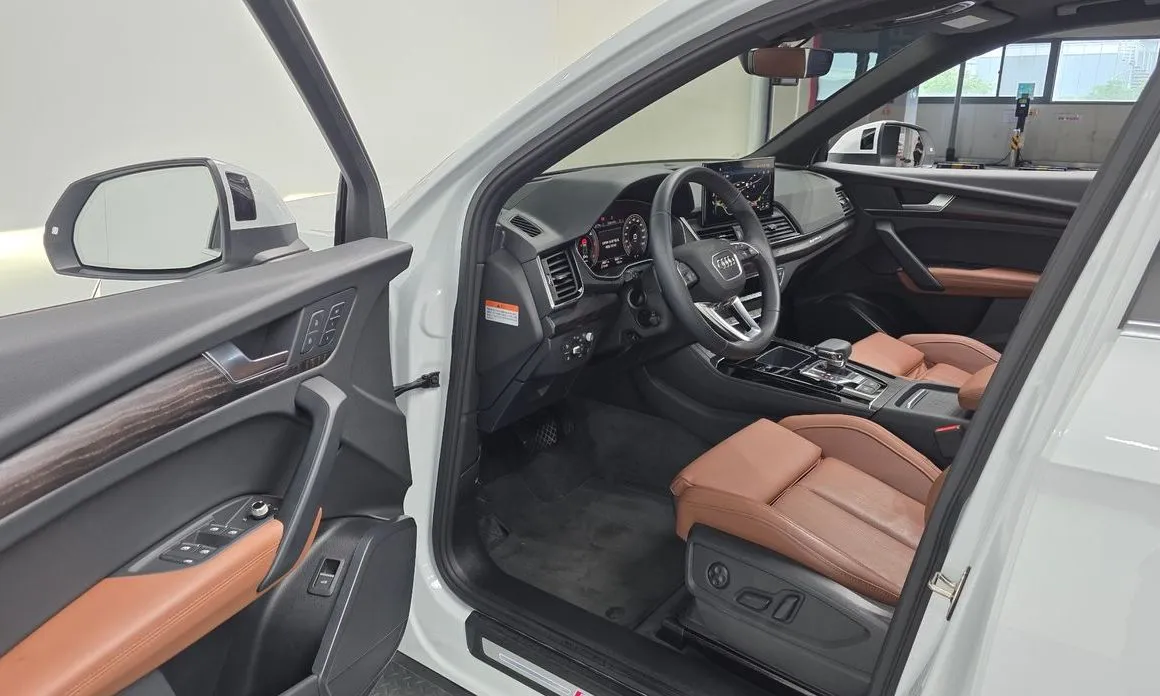 Audi Q5 2023 из KR, фото 10