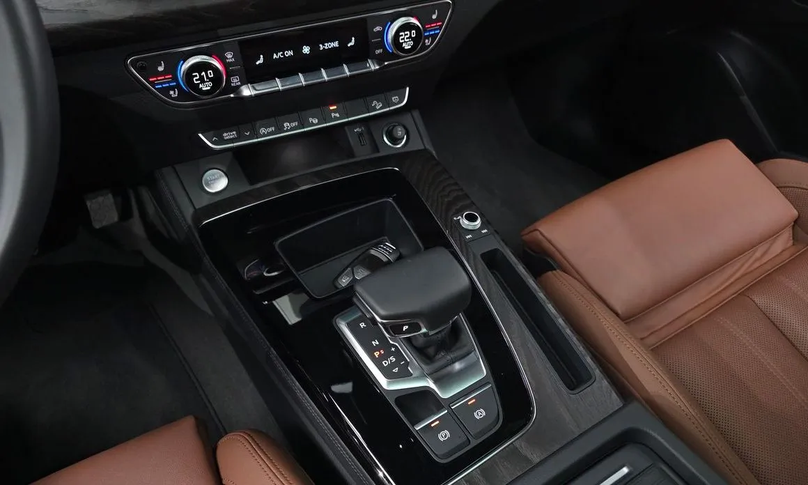 Audi Q5 2023 из KR, фото 6