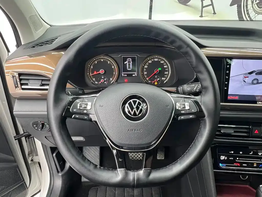 Volkswagen Tharu — фото 3