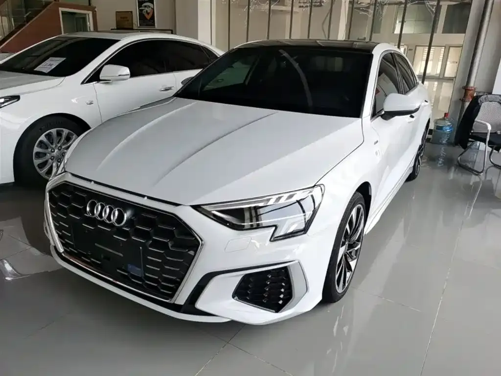Audi A3 — фото 1