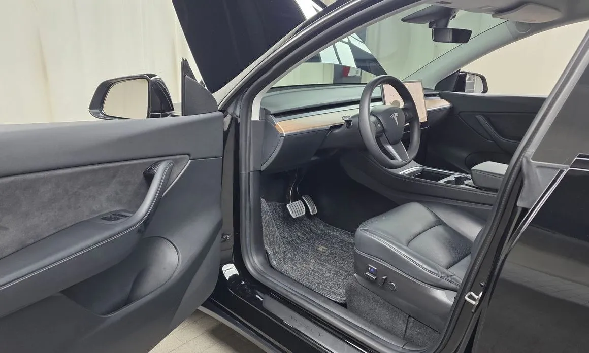 Tesla Model Y 2021 из KR, фото 9