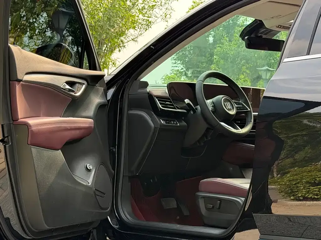Buick Envision Plus — фото 2