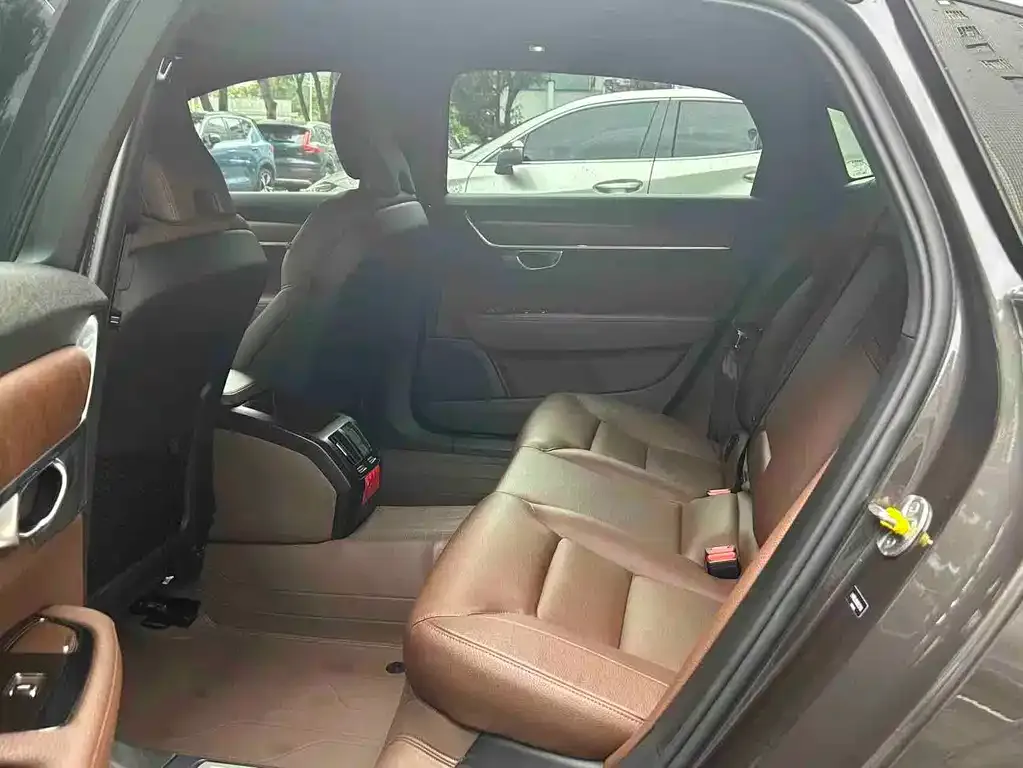 Volvo S90 2022 из CN, фото 4