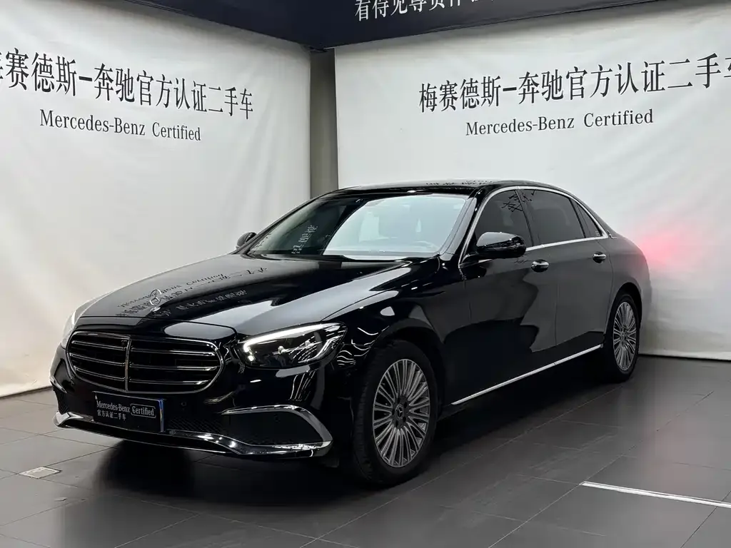 Mercedes-Benz E-Class — фото 1