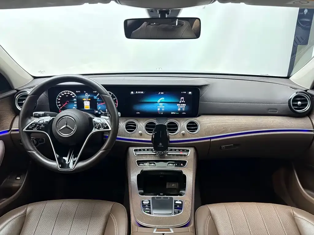 Mercedes-Benz E-Class — фото 10