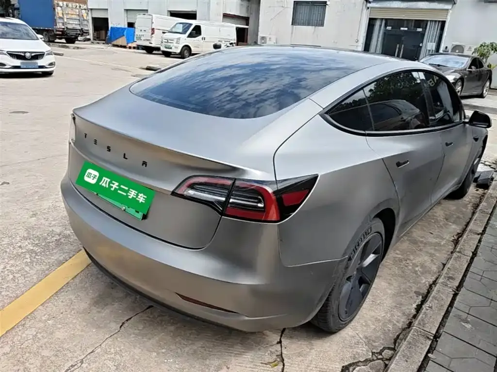 Tesla Model 3 — фото 4