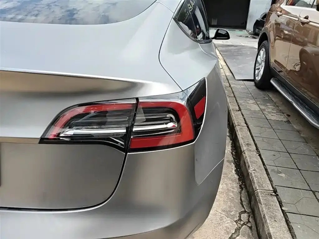 Tesla Model 3 — фото 2