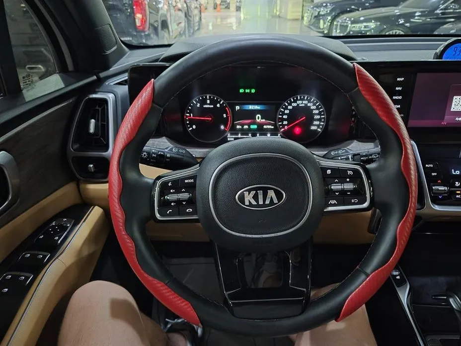 Kia Sorento — фото 10