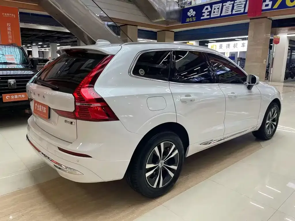 Volvo XC60 — фото 4