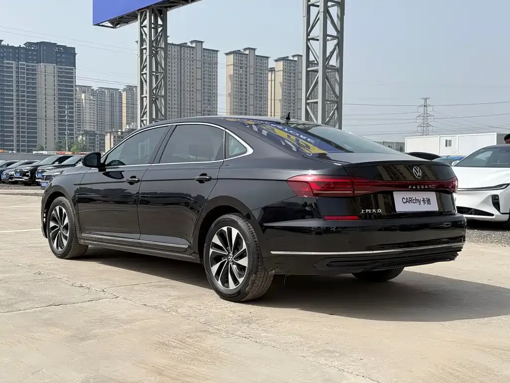 Volkswagen Passat — фото 8