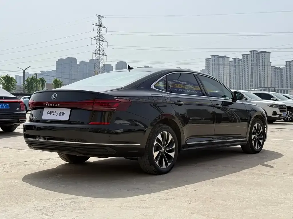 Volkswagen Passat — фото 7