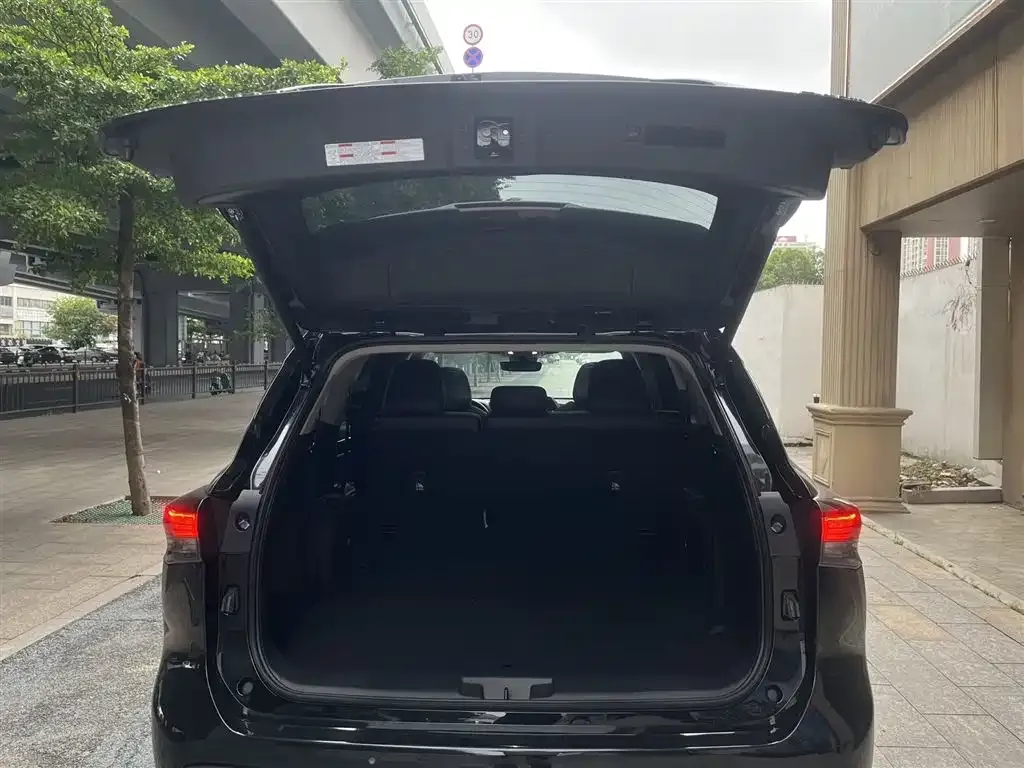 Toyota Highlander — фото 4