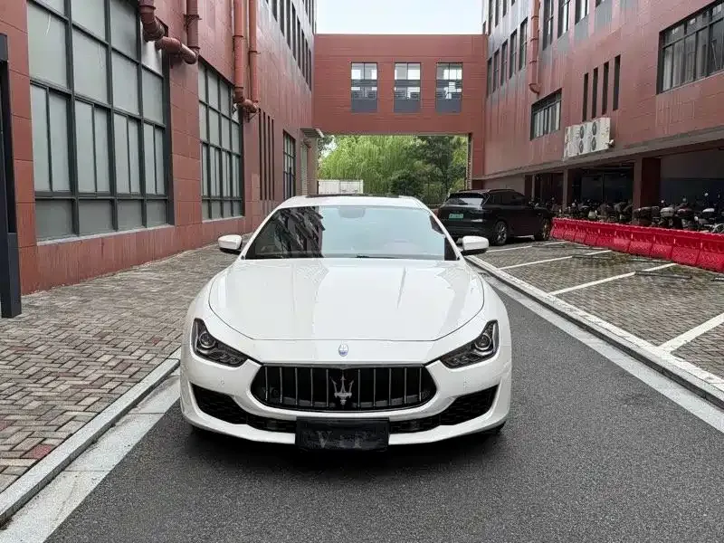 Maserati Ghibli — фото 10