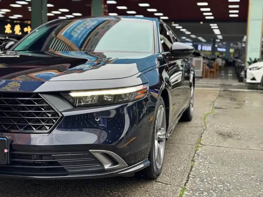 Honda Accord — фото 9