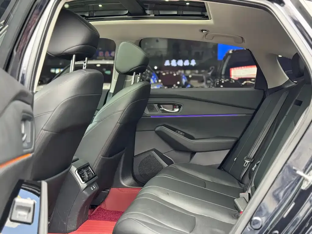 Honda Accord — фото 10