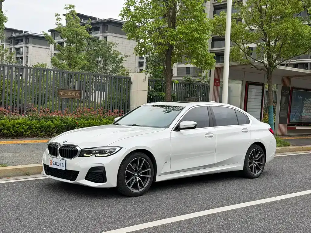 BMW 3 Series — фото 1