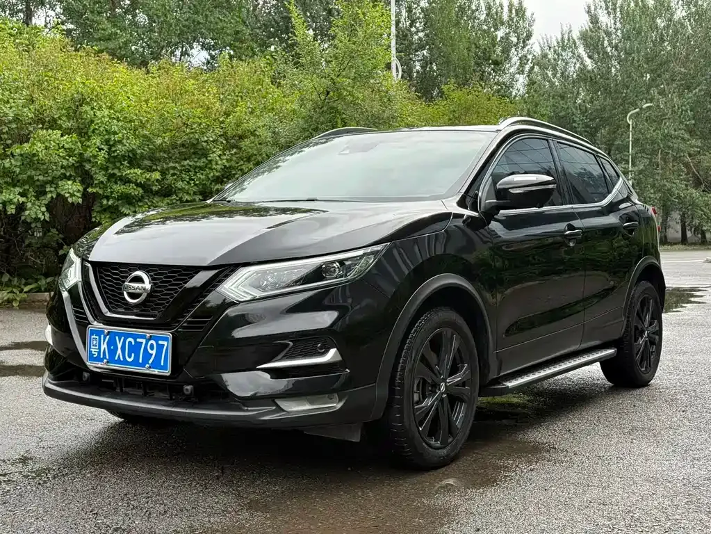 Nissan Qashqai — фото 1