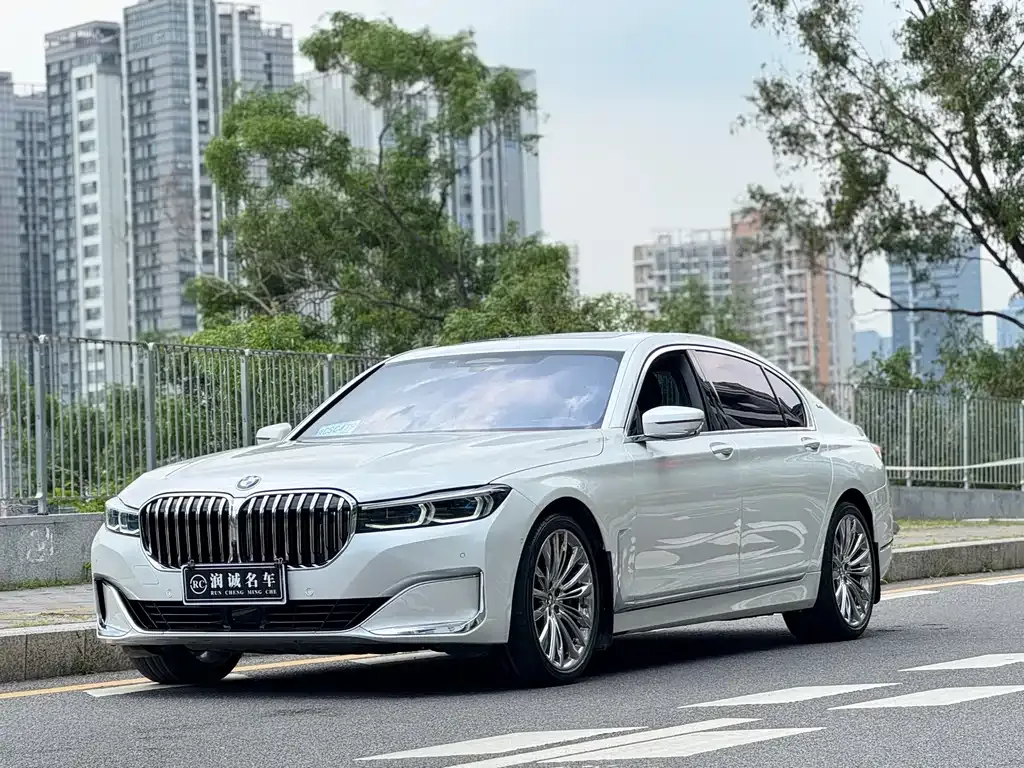 BMW 7 Series — фото 1