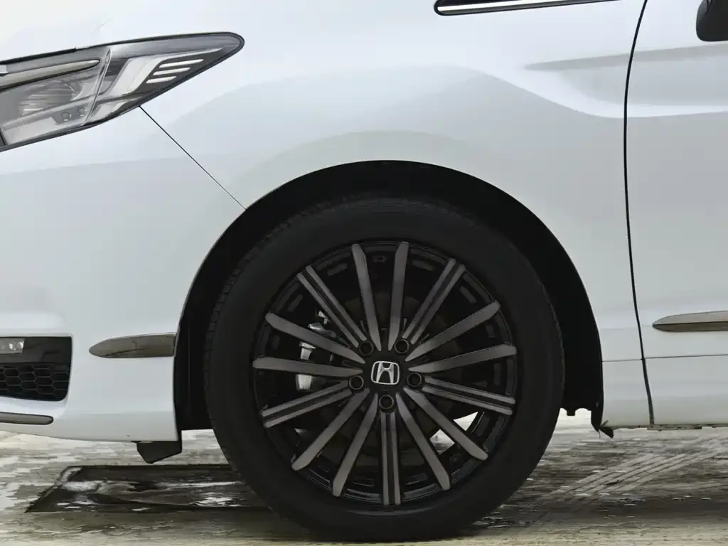Honda Elysion 2024 из CN, фото 4