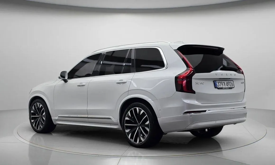 Volvo XC90 — фото 9