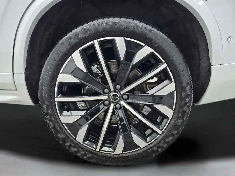 Volvo XC90 — фото 10