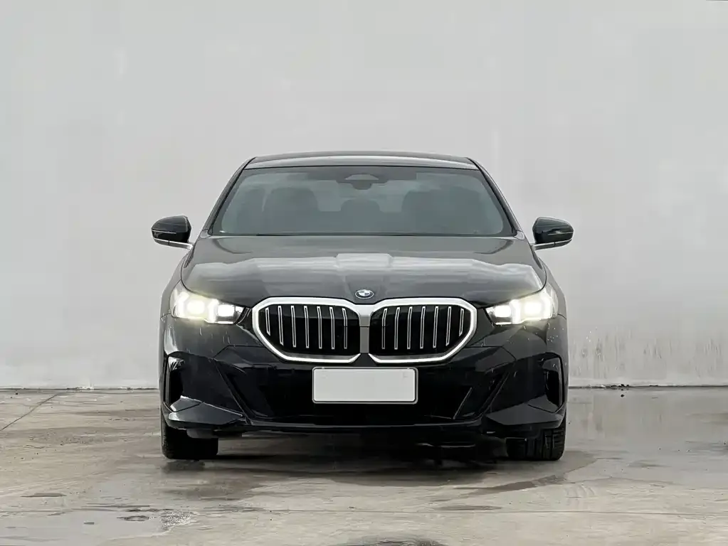 BMW 5 Series — фото 2