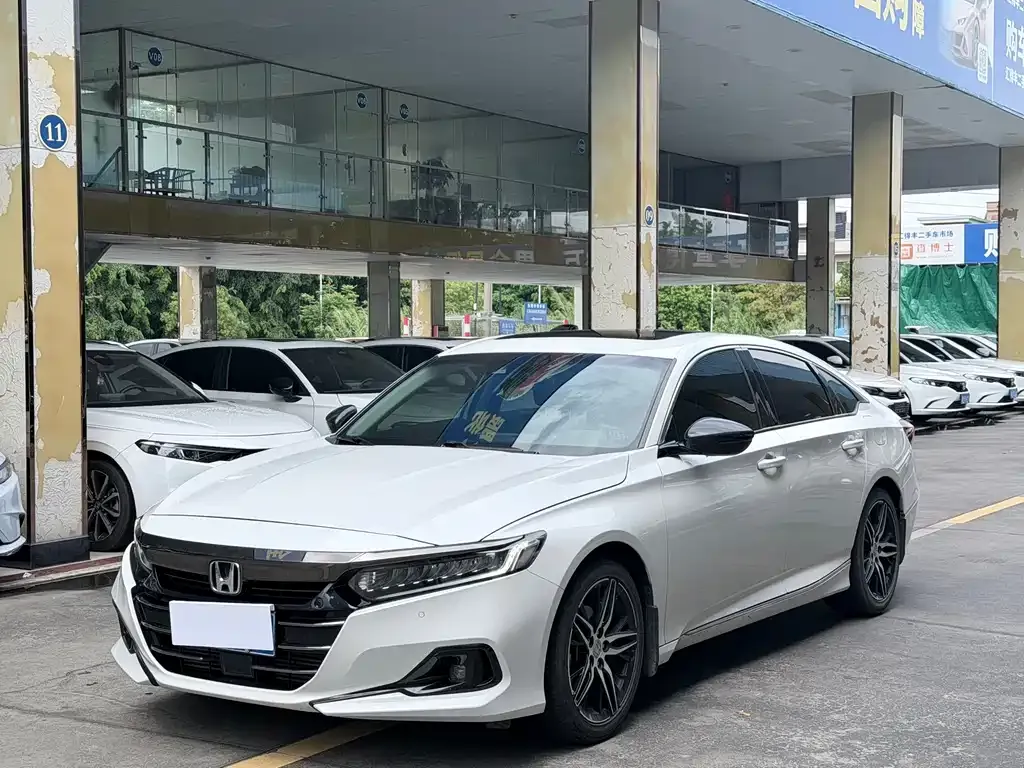 Honda Accord — фото 1