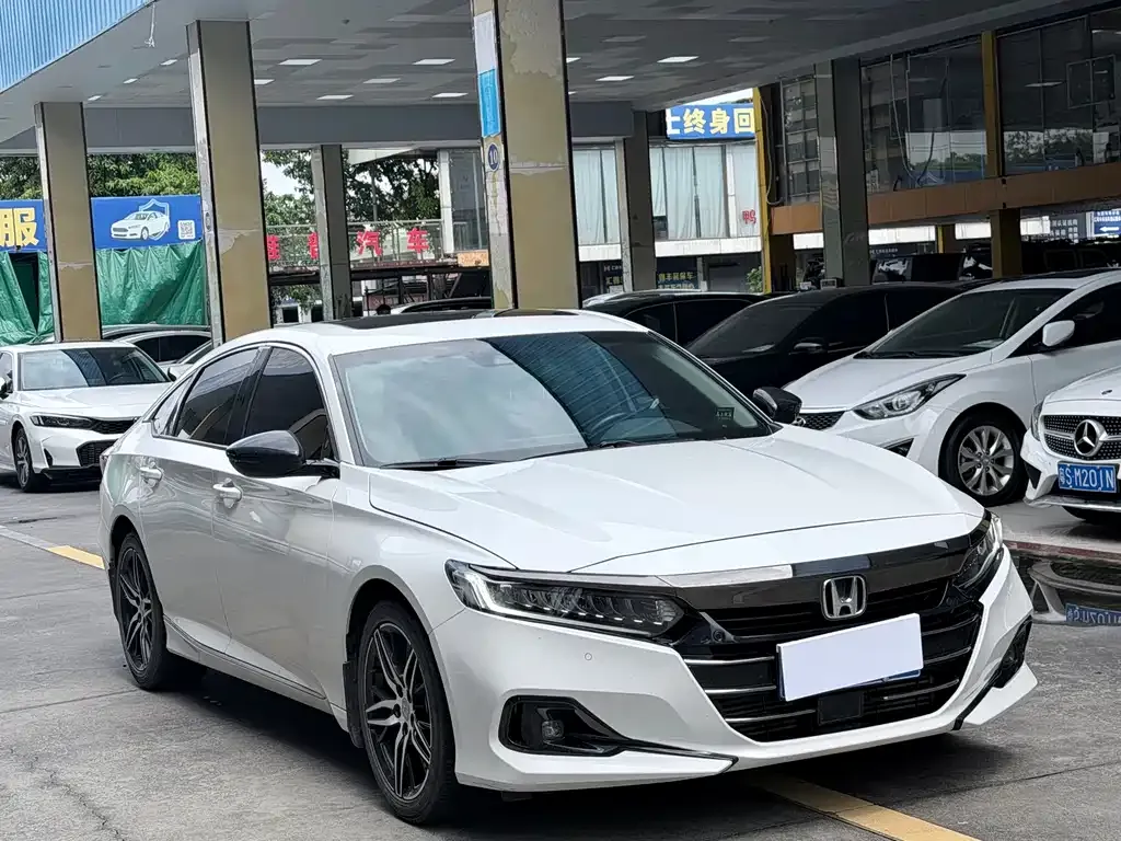 Honda Accord — фото 9