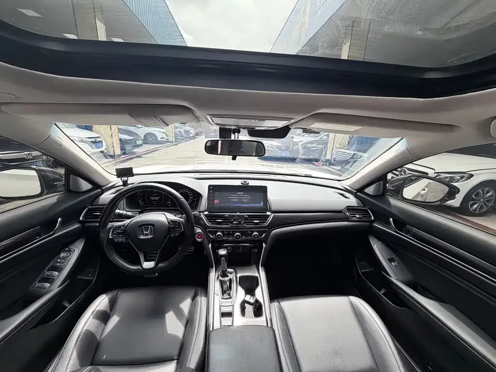 Honda Accord — фото 6