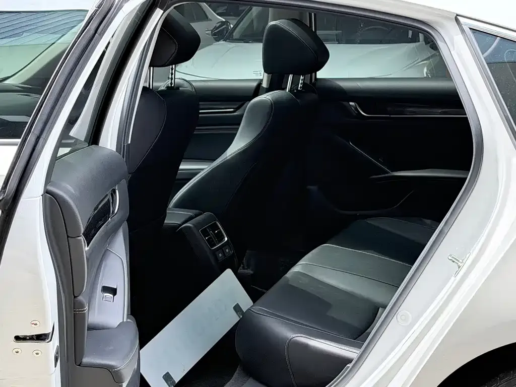 Honda Accord — фото 4