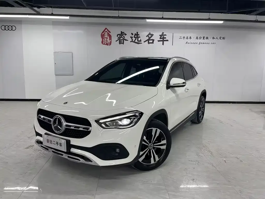 Mercedes-Benz GLA — фото 1