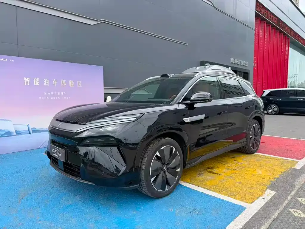 BYD Tang L