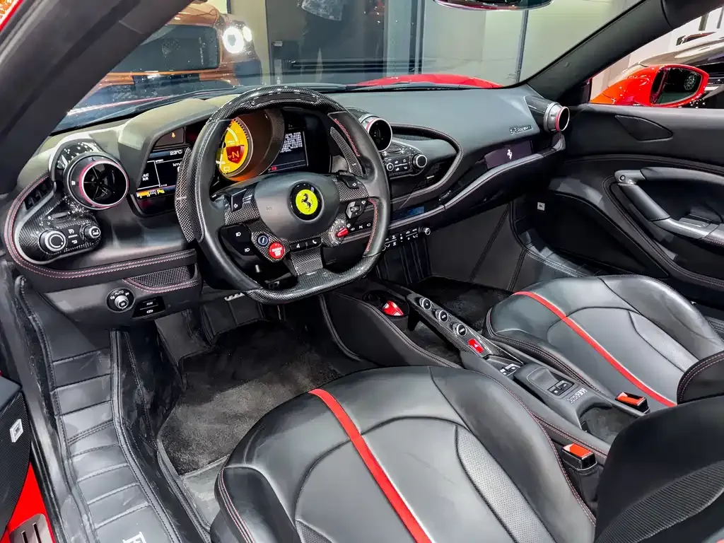 Ferrari F8 — фото 6
