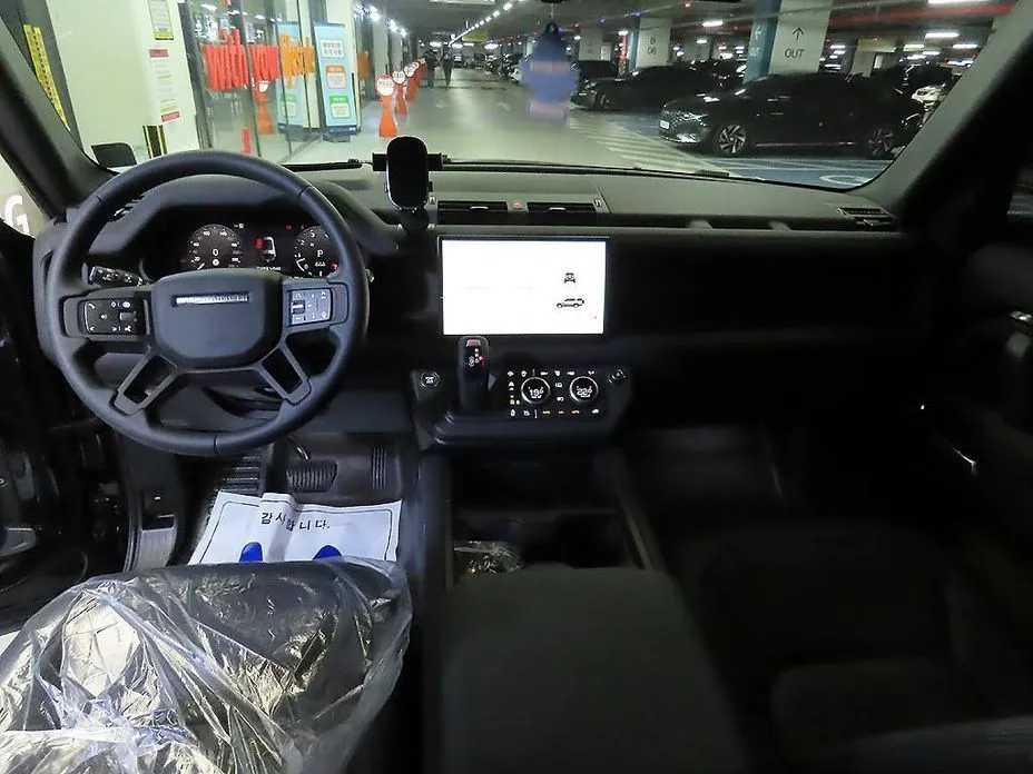 Land Rover Defender 2025 из KR, фото 8