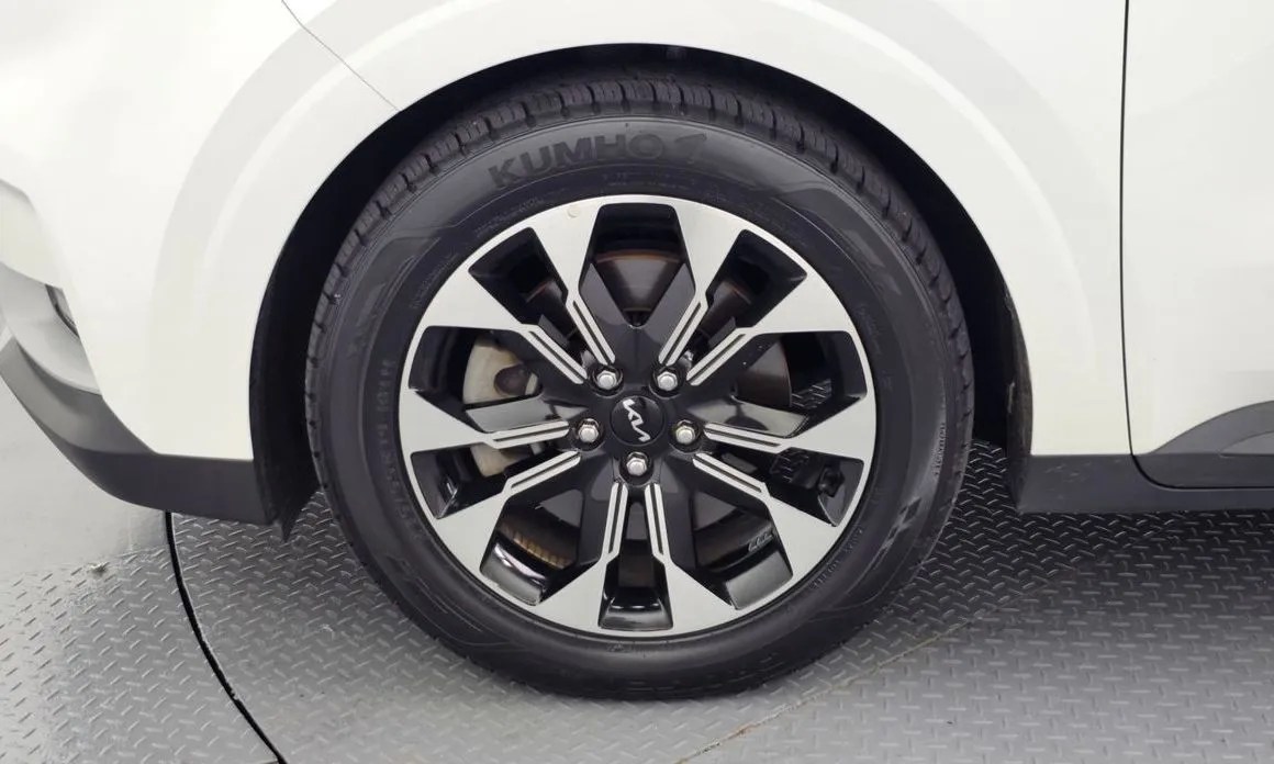 Kia Carnival — фото 10