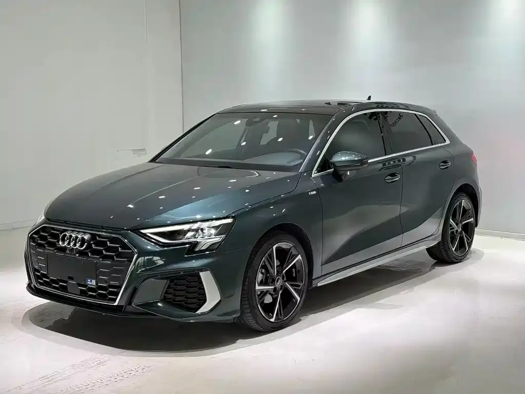 Audi A3 — фото 1
