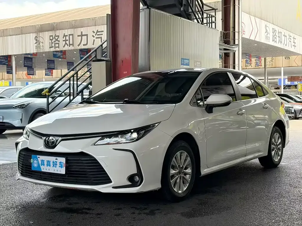 Toyota Corolla — фото 1