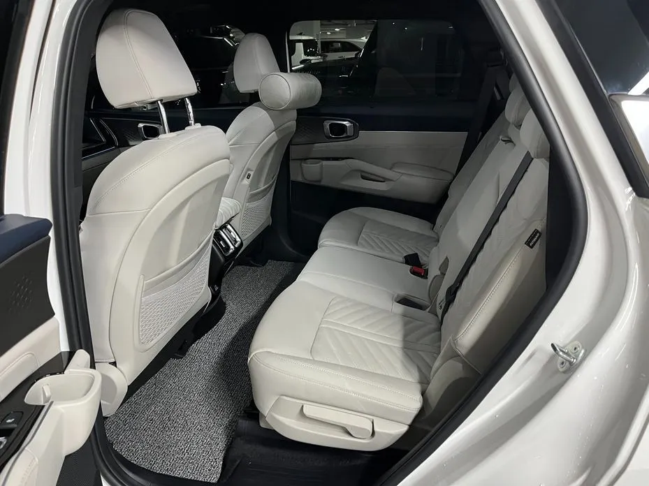 Kia Sorento — фото 5