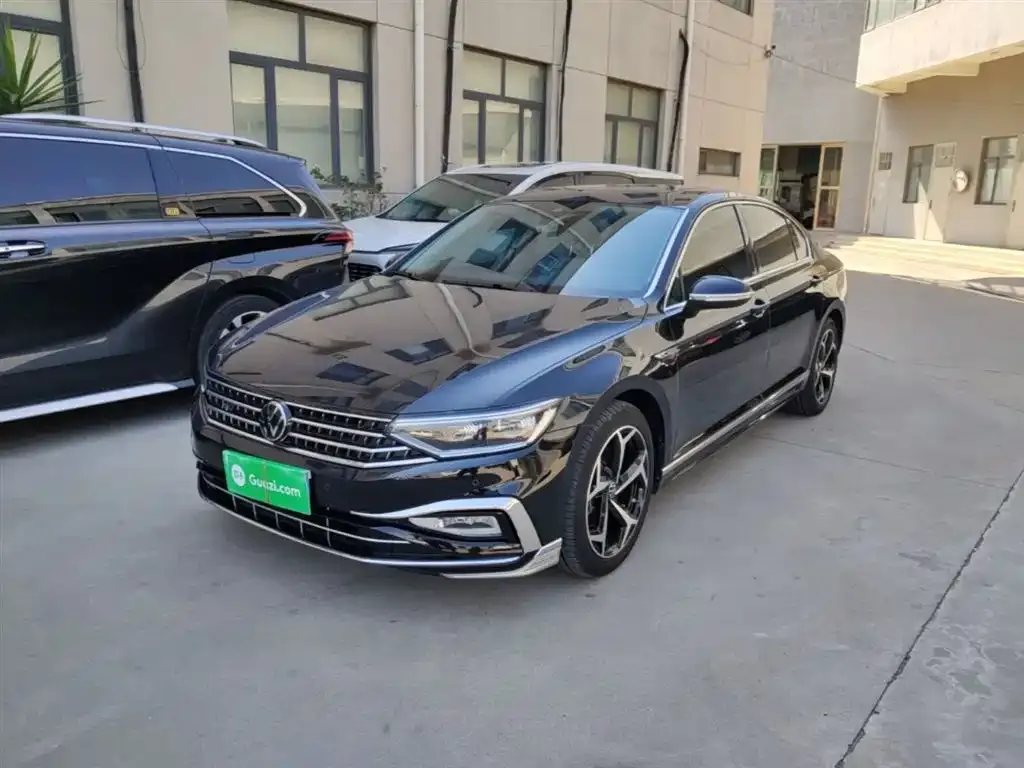 Volkswagen Magotan — фото 1