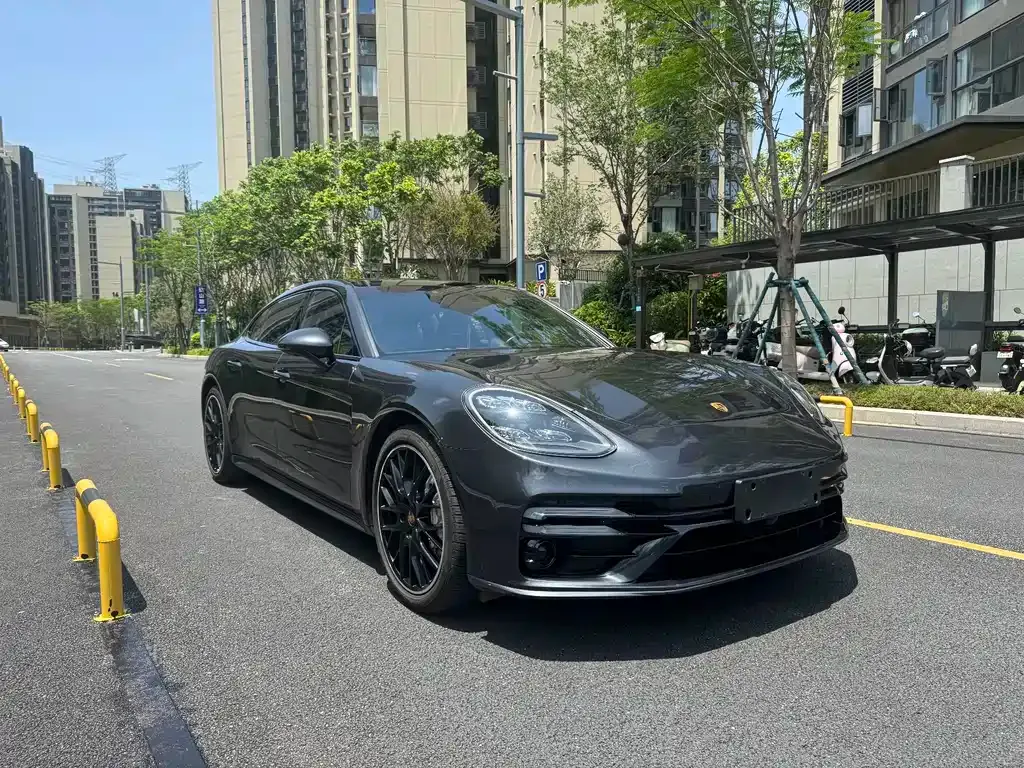 Porsche Panamera — фото 1