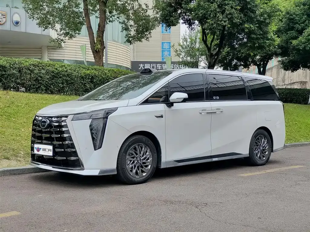 GAC Motor Trumpchi M8 — фото 1
