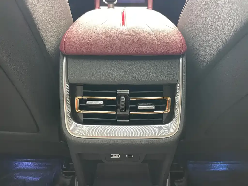 Hongqi H5 — фото 2